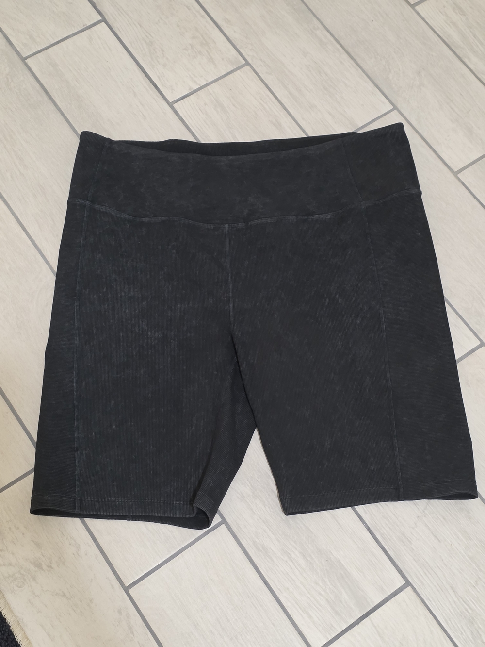 Zella Washed Black Mid-Rise Bike Shorts